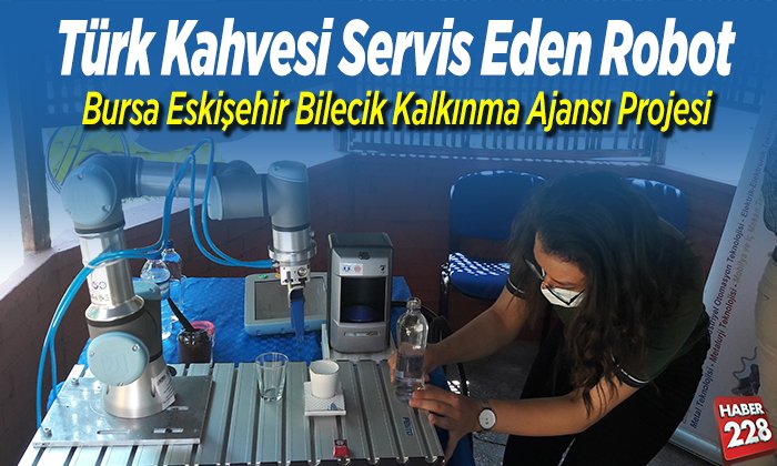 Türk kahvesi servis eden robot