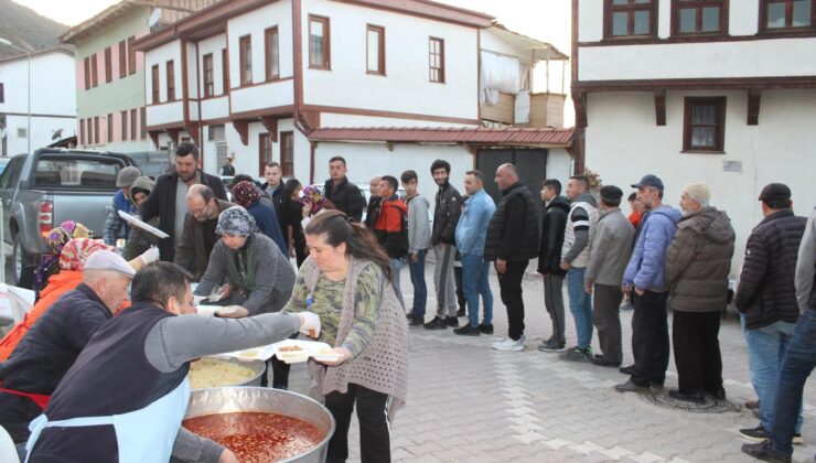 Osmaneli’nde mahalle iftarı düzenlendi
